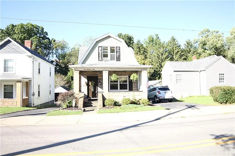 209 Valley St photo 1