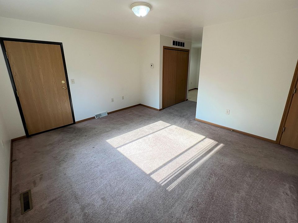 1st image of 1322 8th Ave NE #11104706