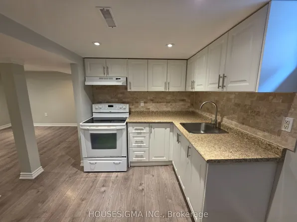 158 Patterson St, Newmarket, ON L3Y 4Y8