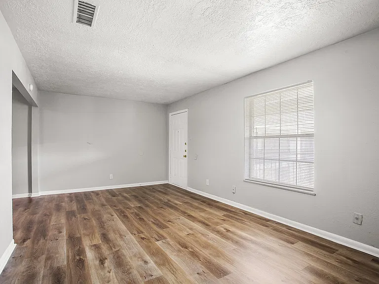 Casa Grande Apartments — Photo 15