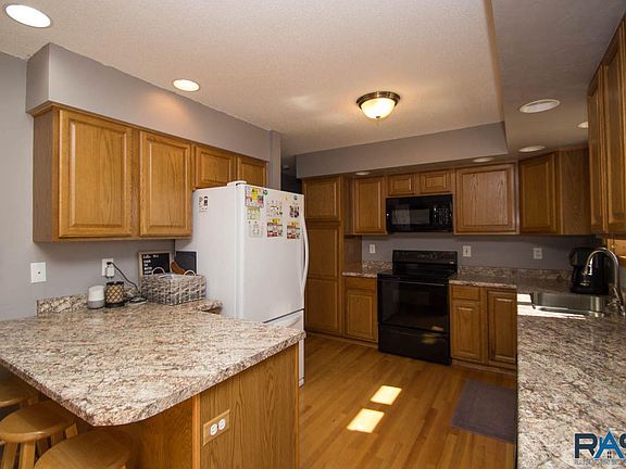 5th image of 505 Crystal Dr
