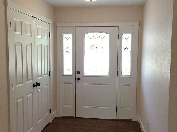 3-Foyer & Closets
