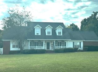 426 McRae Rd, Deatsville, AL 36022