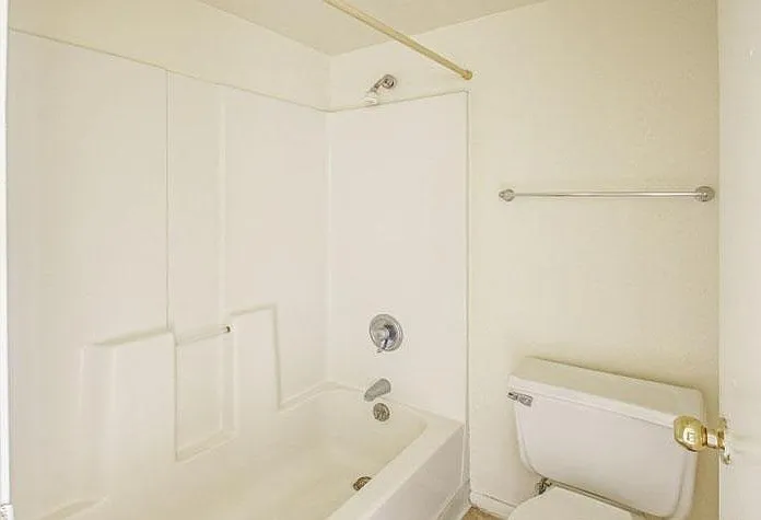 2020 Silver Creek Rd #3 — Photo 10