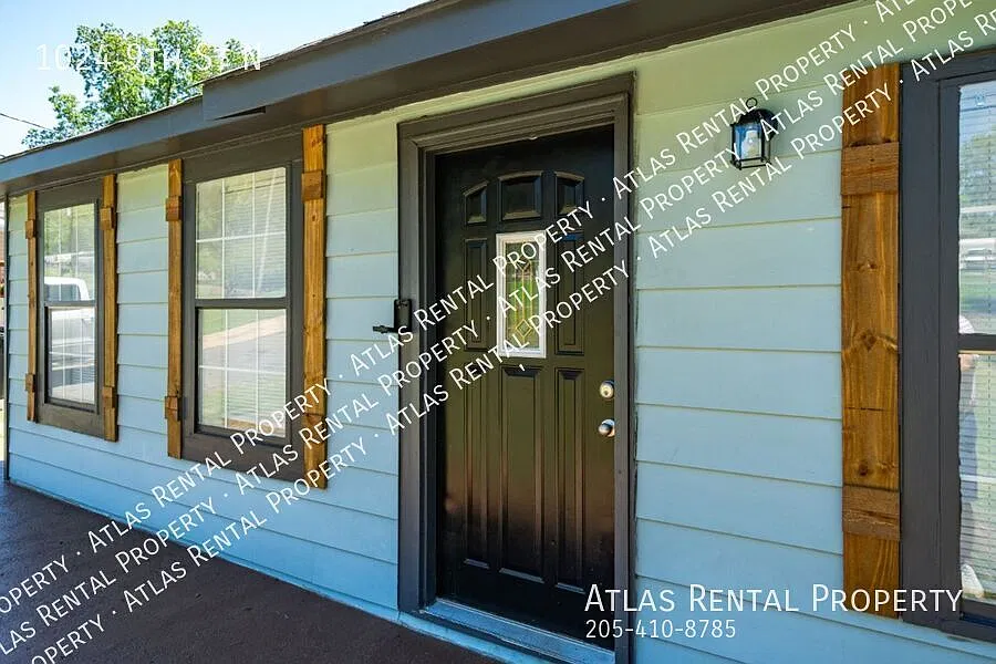 Quiet Street, Big Backyard! Renovated 3BR Home in Bessemer — Photo 4