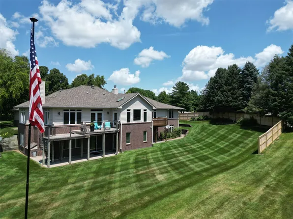 1112 Glen Oaks Dr, West Des Moines, IA 50266