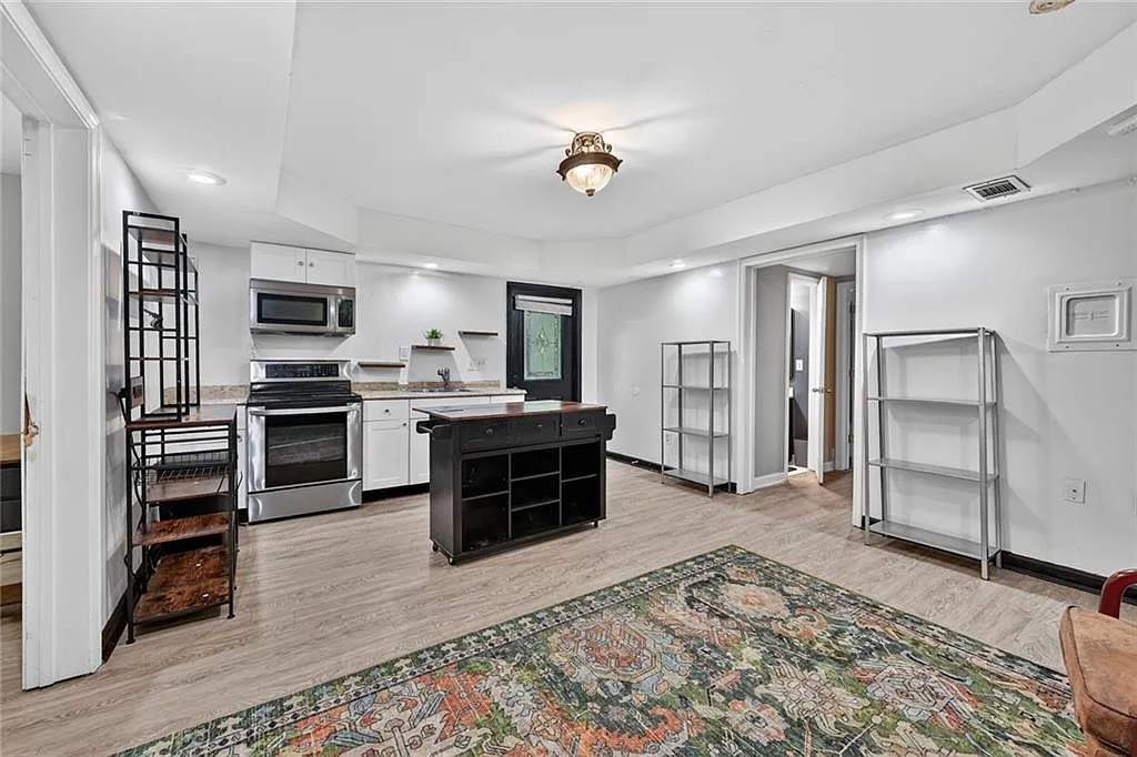 2 bed, 1.0 bath, 1200 sqft, $1,475 — Photo 4