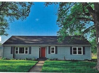 305 E Orchard St, Odessa, MO 64076
