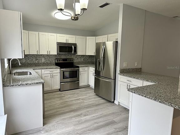 5th image of 813 Ponderosa Pine Ct #813