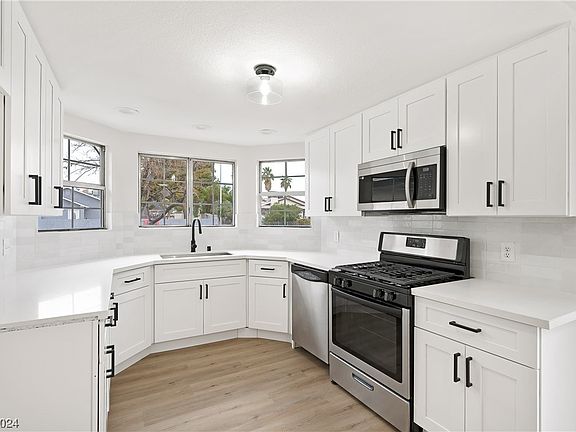 3rd image of 122 Linn Ln #0