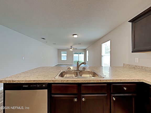 4th image of 1384 SARAHS LANDING Drive