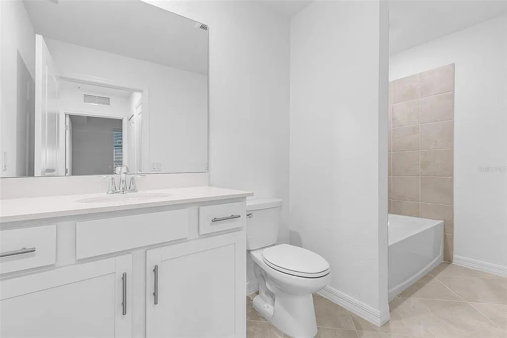 2 bed, 2.0 bath, 1120 sqft, $1,850 — Photo 2