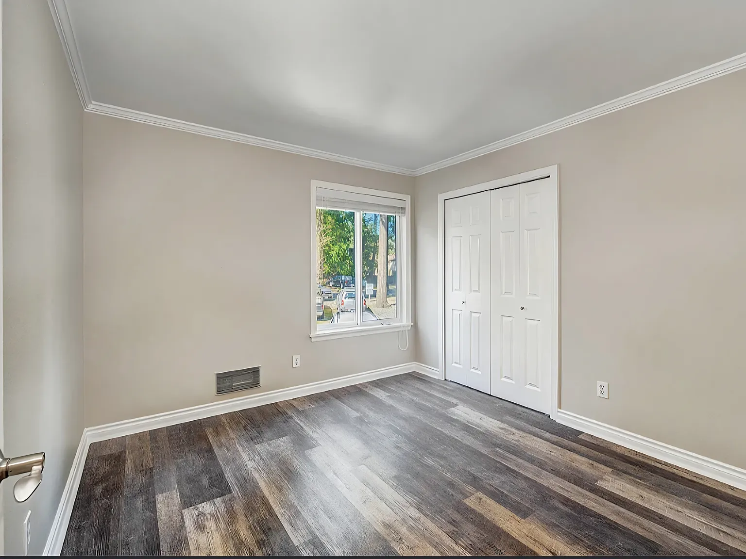 3 bed, 1026 sqft, $1,300 — Photo 1