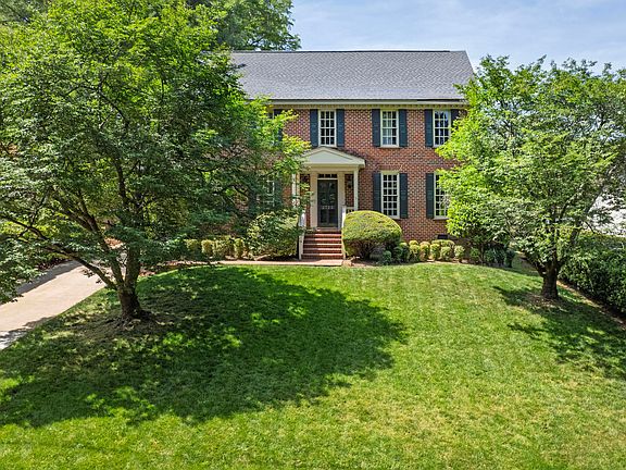2nd image of 2733 Toxey Dr