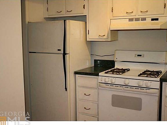 3rd image of 2510 Bradford Sq
