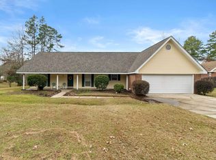 221 E Lakeside Dr, Hattiesburg, MS 39402