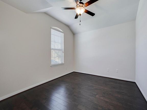 3rd image of 317 Briar Park Dr