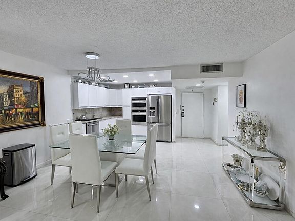4th image of 2500 Parkview Drive #403