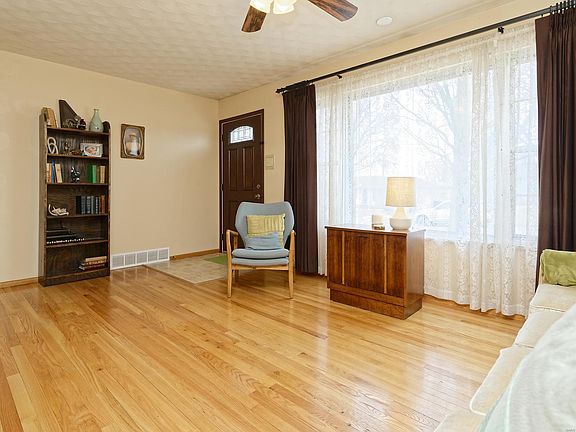 4th image of 2517 Banister Dr