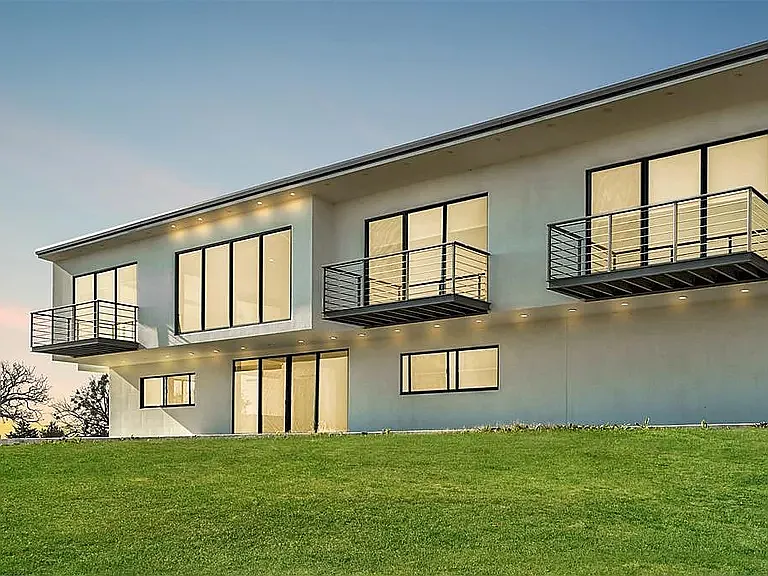 456 Mockingbird Rd — Photo 3