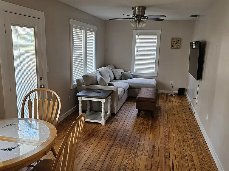 448 Richmond St — Photo 3