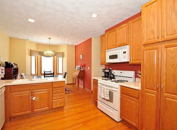 5th image of 3167 Woodland Dr
