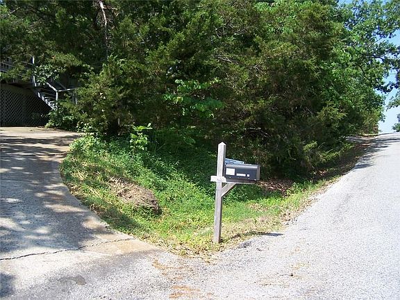 4th image of 72 Lakecrest Dr