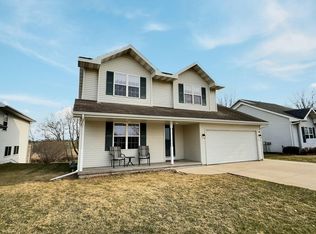 3238 Bellfield Dr, Oshkosh, WI 54904