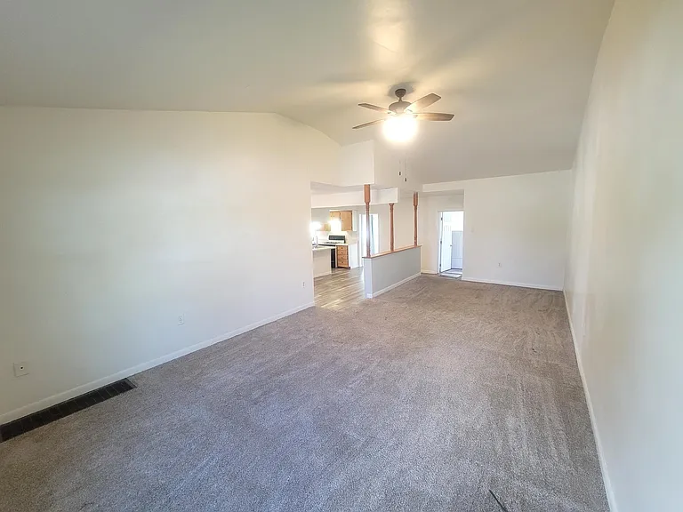12264 Roosevelt Blvd — Photo 11