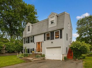 9 Penny Ln, Methuen, MA 01844