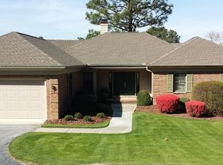 40 Highland View Dr, Southern Pines, NC 28387