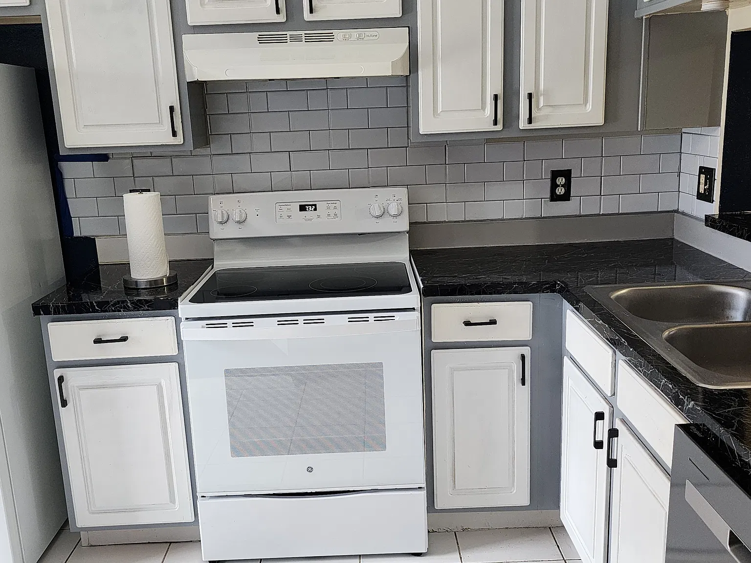 2 bed, 2.5 bath, 1100 sqft, $1,750 — Photo 4