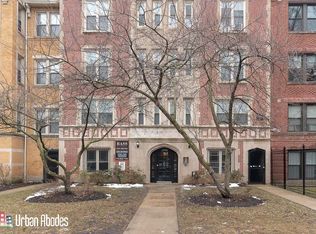 1369 W Greenleaf Ave, Chicago, IL 60626