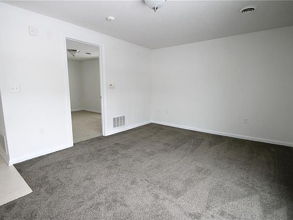 5th image of 757 Titus Ave