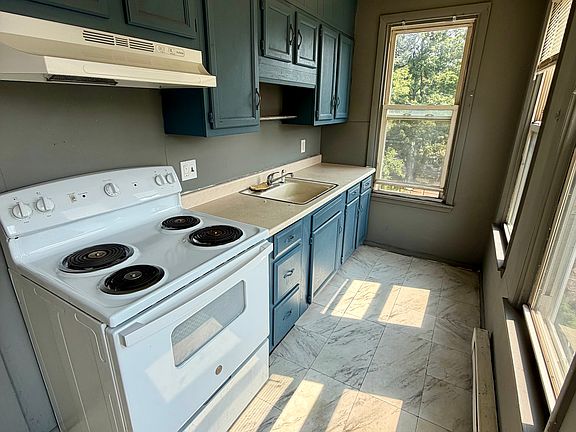 4th image of 1047 N 6th Street Ext #2