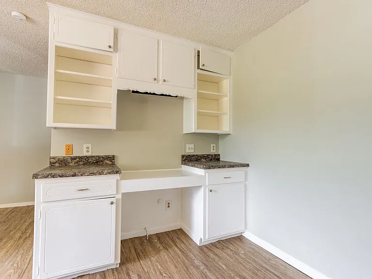 "The Grove" One & Two Bedroom Apartments — Photo 20