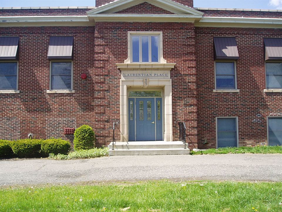 2nd image of 407 Laurentian Pl APT A
