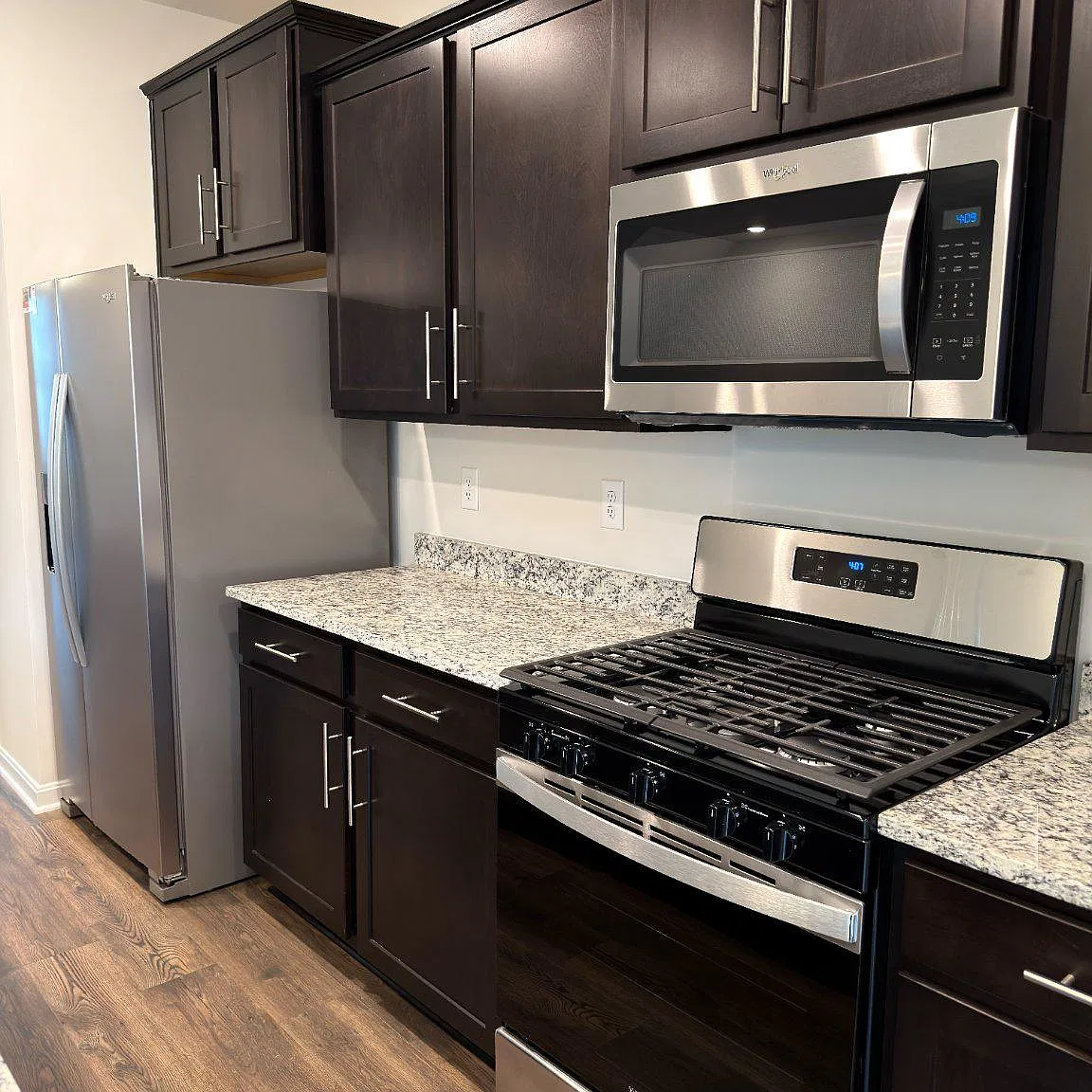 4 bed, 3.5 bath, 2382 sqft, $3,000 — Photo 3