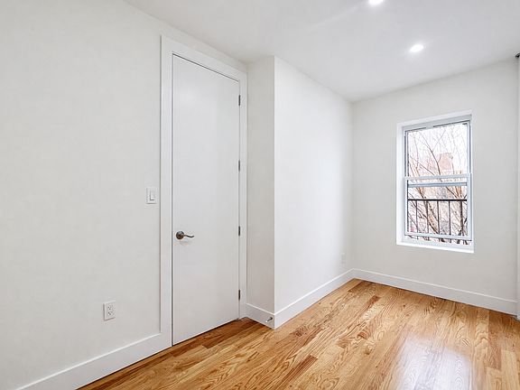 4th image of 392 S 5th St APT 17
