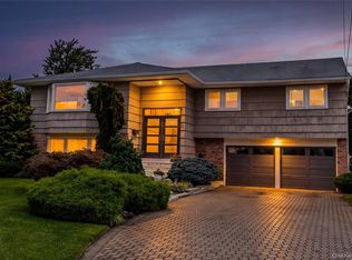 31 Lake Court, Massapequa, NY 11758