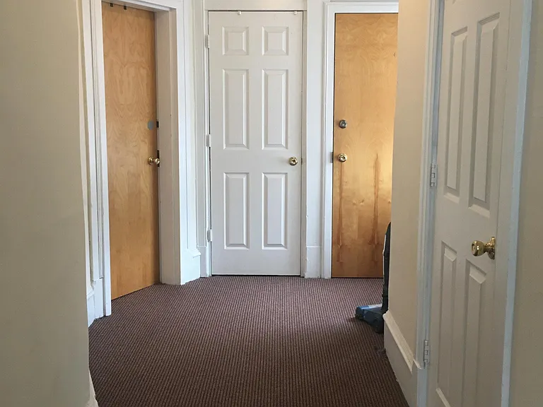 146 E High St — Photo 10