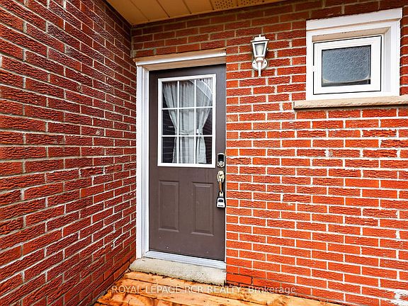 4th image of 246 Tupper Blvd #31