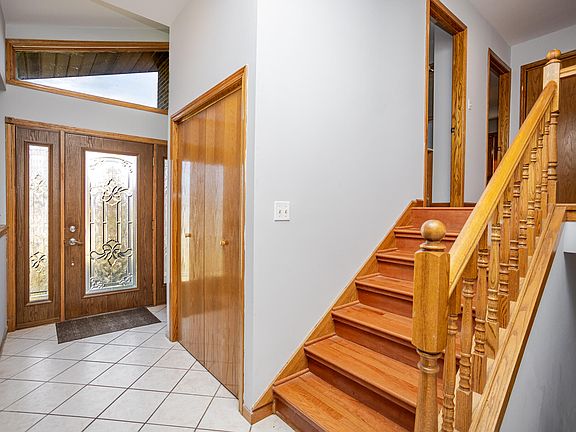 3rd image of 8940 Calhoun Pl