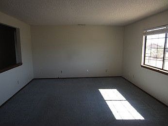 3rd image of 18872 Willow Ave