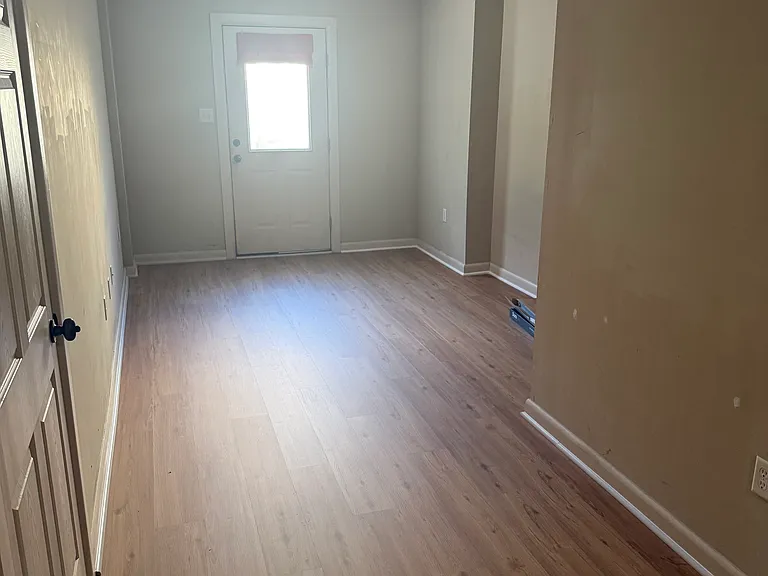 413 S Harrison St — Photo 8
