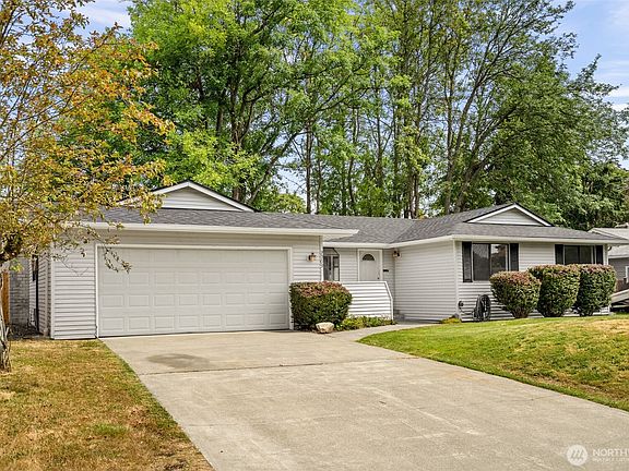 3rd image of 2203 Fir Court