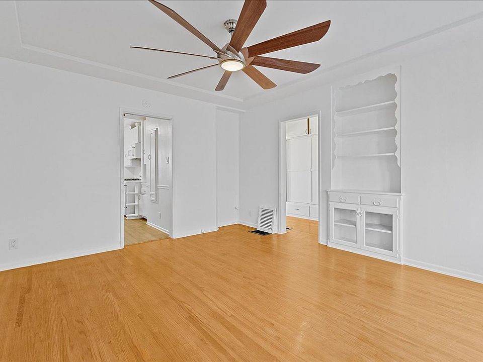 1st image of 2491 Corinth Ave Unit 2493