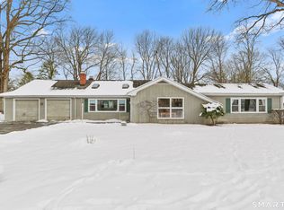 40 Rose Ter, Trumbull, CT 06611