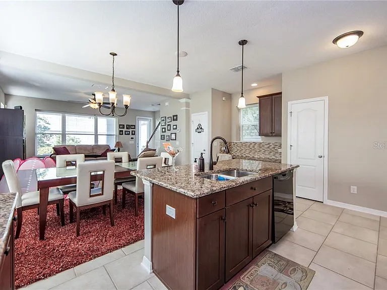 8161 Laureate Blvd — Photo 7