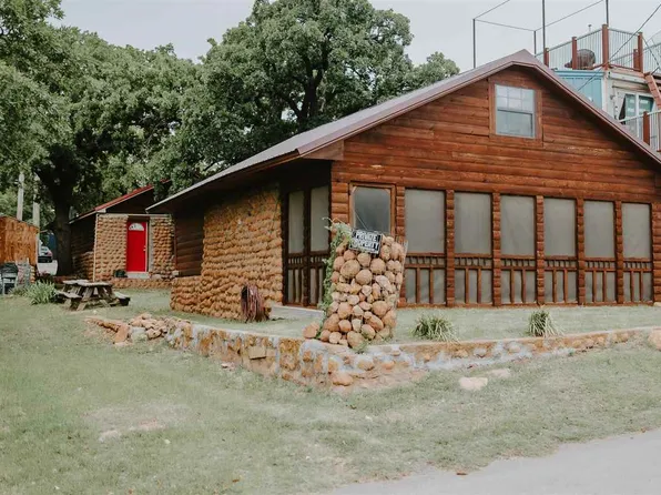 214 E Lake Dr #B, Medicine Park, OK 73557